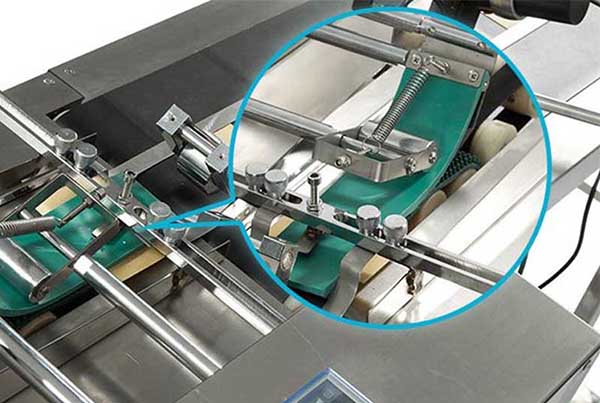 flat bottle sticker labeling machine