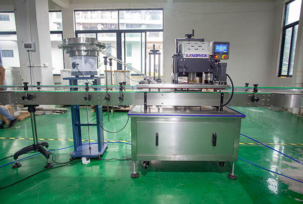 automatic bottle capping machine