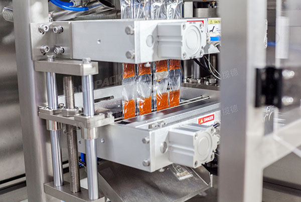 sanitizer filling machine