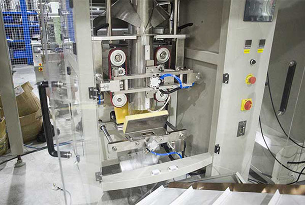 nail packaging machine