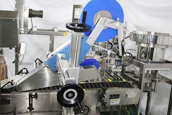 china diagnostic reagent filling machine