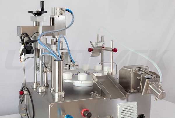 diagnostic reagent filling machine