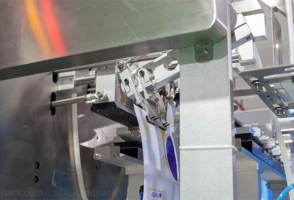 automatic spice packaging machine