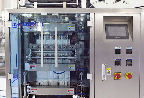 desiccant packaging machine