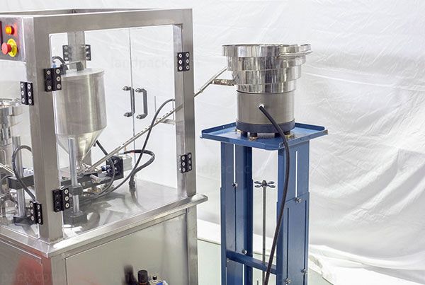 desiccant packaging machine