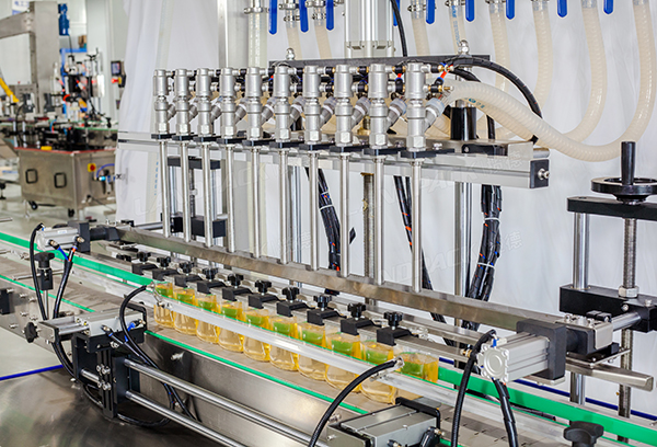 liquid filling machine