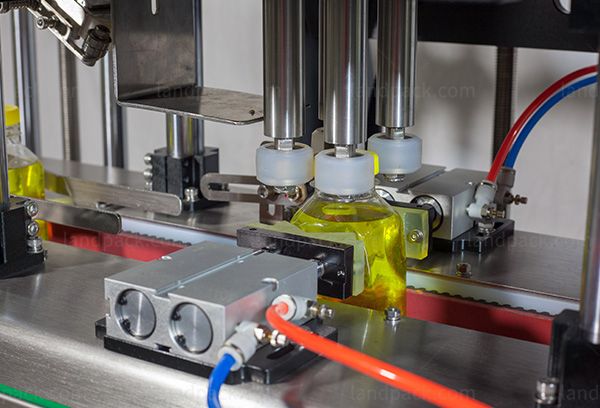 4 nozzle juice packing machine