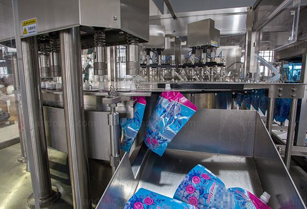 liquid detergent filling machine