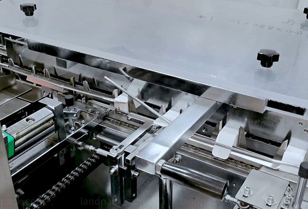 cartoner packaging machine