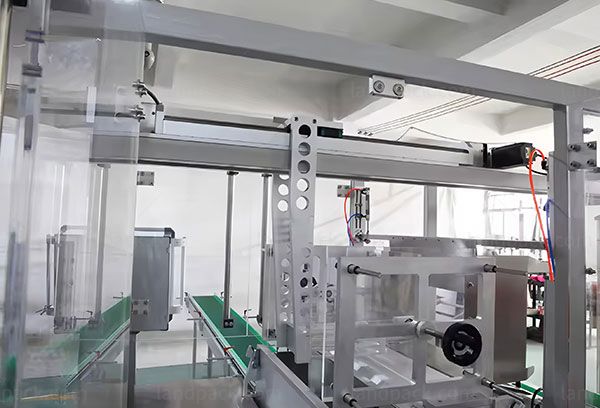 robot case packer