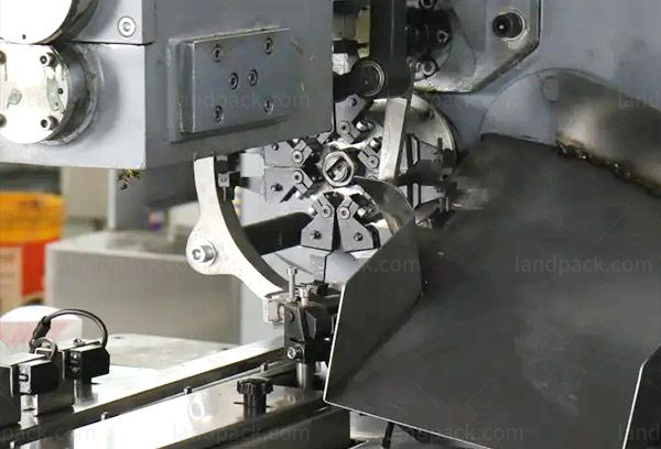automatic candy wrapping machine