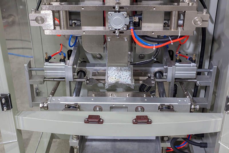 Automatic Gummy Vertical Packing Machine with Measuring Cup Automatic Gummy Vertical Packing Machine with Measuring Cup