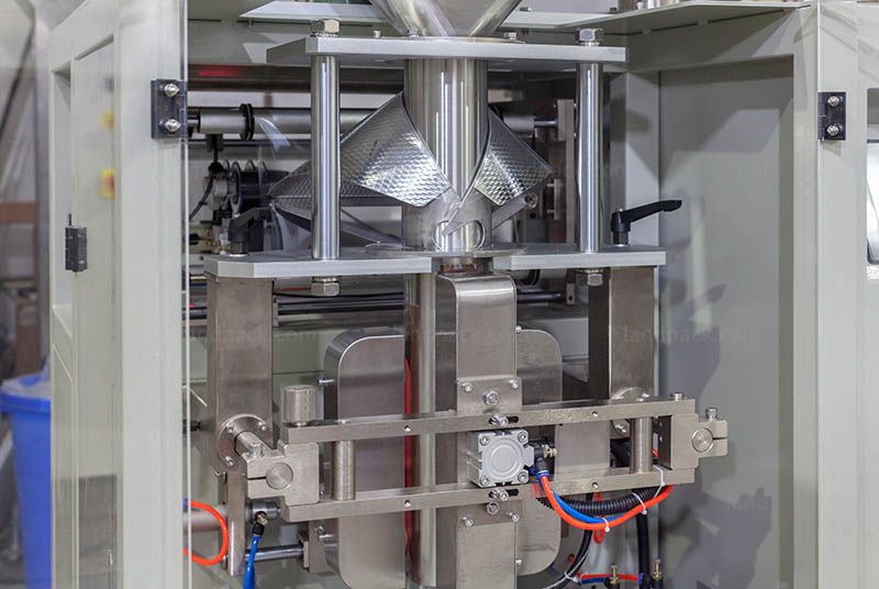 Automatic Gummy Vertical Packing Machine with Measuring Cup Automatic Gummy Vertical Packing Machine with Measuring Cup