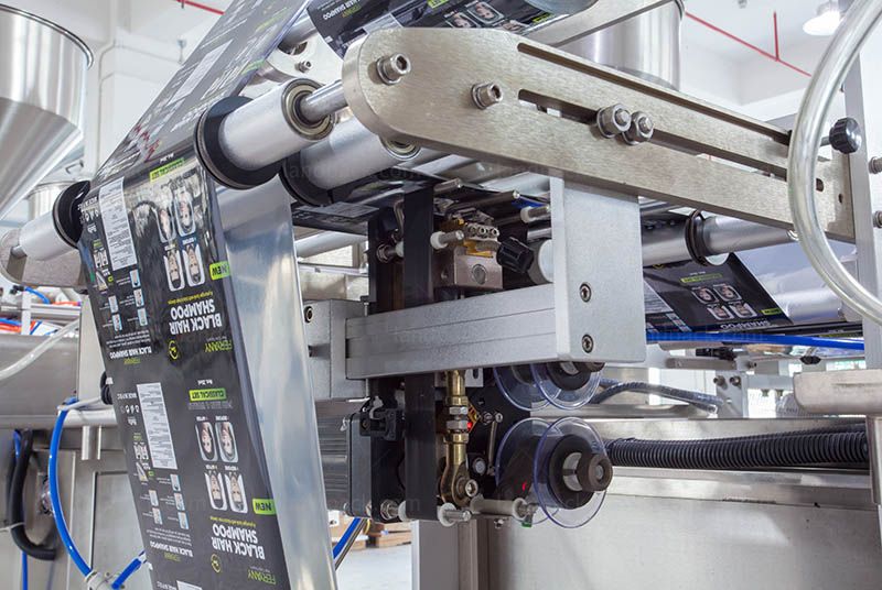 Shampoo Sachet Packing Machine Automatic Liquid Vertical Packing Machine