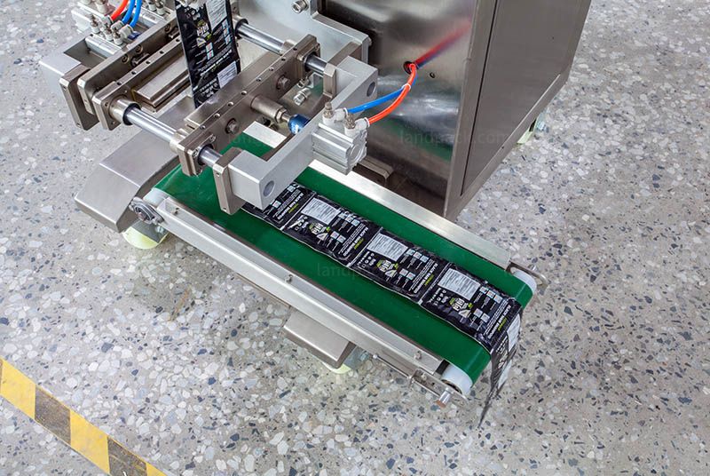 Shampoo Sachet Packing Machine Automatic Liquid Vertical Packing Machine